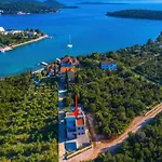 Escape Island Peaceful Oasis With Pool * Lovište