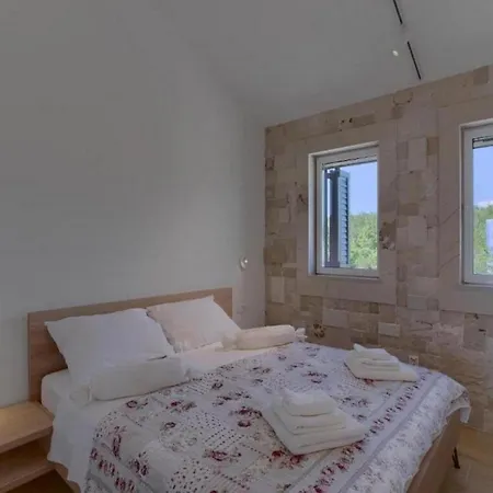 Escape Island Peaceful Oasis With Pool Villa Loviste