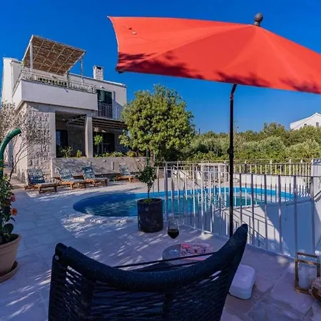 Escape Island Peaceful Oasis With Pool