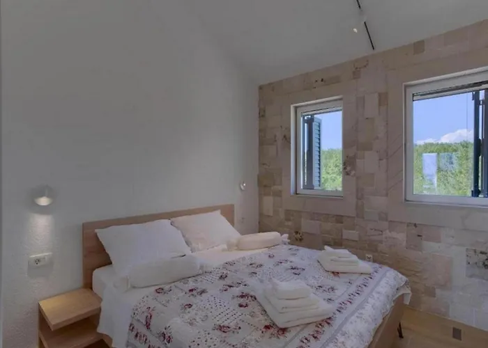 Escape Island Peaceful Oasis With Pool ヴィラ Lovište